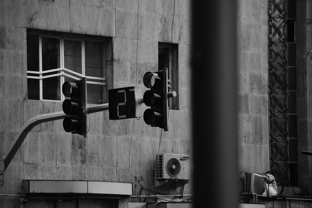 Iran, jour 12 : attaque conjointe Iran-Hezbollah contre Israël, navires frappés dans le détroit d'Ormuz